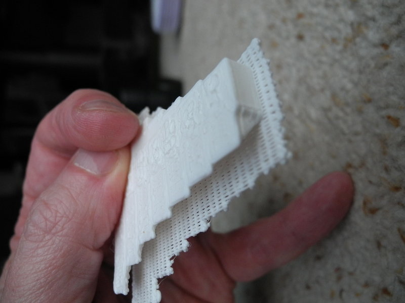 Overhang test piece OK with Cubify white PLA.